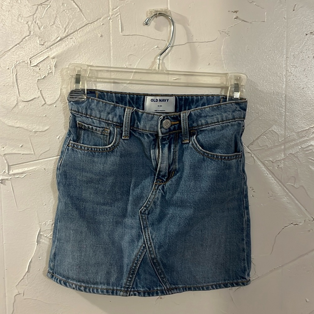 Kids size 8 Old Navy, jean mini skirt.